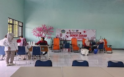Wujudkan Kepedulian Sesama, SMK Negeri 1 Sudimoro Gandeng PMI Gelar Aksi Donor Darah